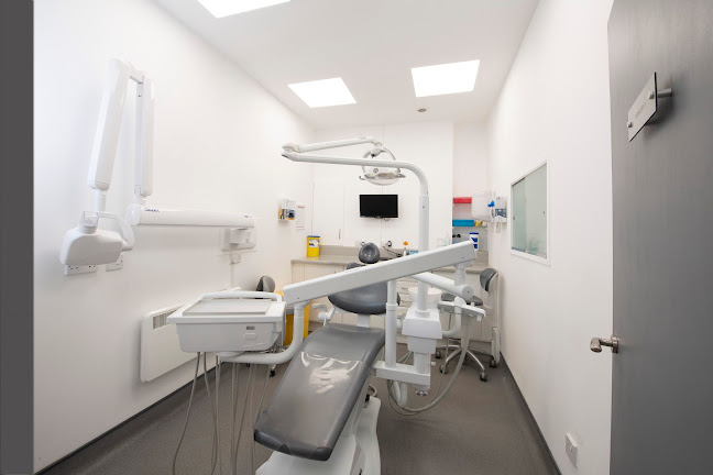 Reviews of Cardonald Dental Clinic in Glasgow - Dentist