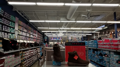 Shopping Mall «Aurora Farms Premium Outlets», reviews and photos, 549 S Chillicothe Rd, Aurora, OH 44202, USA