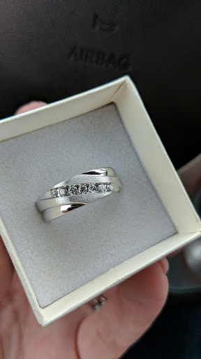 Jewelry Store «Jared The Galleria of Jewelry», reviews and photos, 184 NJ-35, Eatontown, NJ 07724, USA