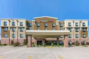 Comfort Suites Hopkinsville near Fort Campbell image