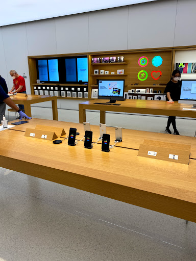 Computer Store «Apple Smith Haven», reviews and photos, 518 Smith Haven Mall, Lake Grove, NY 11755, USA