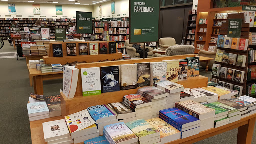 Book Store «Barnes & Noble», reviews and photos, 728 Waukegan Rd, Deerfield, IL 60015, USA