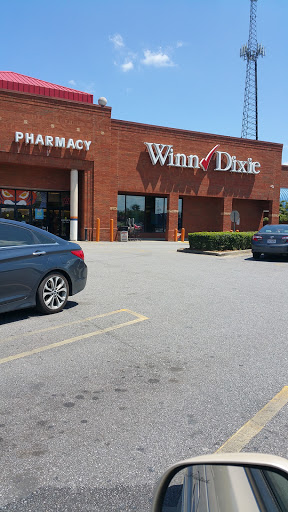 Grocery Store «Winn-Dixie», reviews and photos, 1617 S College St, Auburn, AL 36832, USA