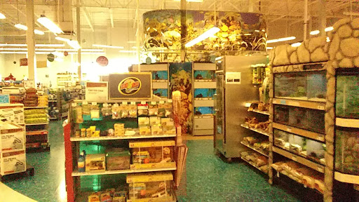 Pet Supply Store «Petco Animal Supplies», reviews and photos, 6425 Keizer Station Blvd, Keizer, OR 97303, USA