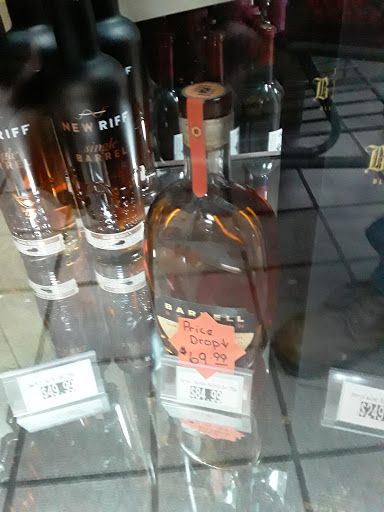 Liquor Store «Mammoth Liquors», reviews and photos, 101 Gardner Ln, Cave City, KY 42127, USA