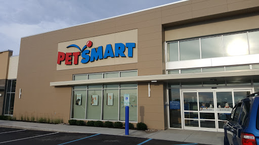 Pet Supply Store «PetSmart», reviews and photos, 320 W Town Square Way, Oak Creek, WI 53154, USA
