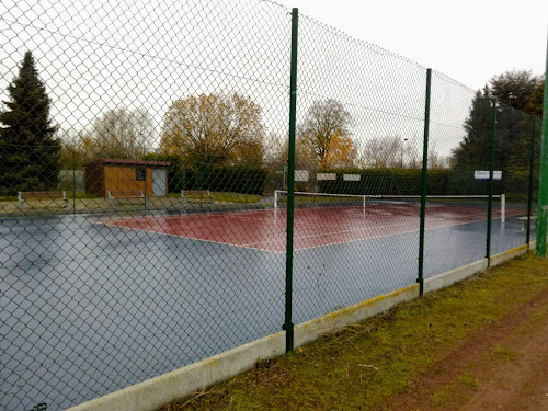 Court de tennis d'Avesnes les Aubert à Avesnes-les-Aubert