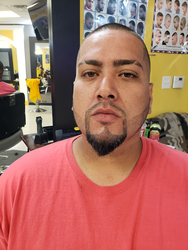 Barber Shop «Chacabana Barber Shop», reviews and photos, 5002 Eisenhauer Rd, San Antonio, TX 78218, USA