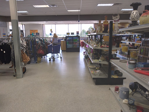 Thrift Store «Goodwill Littleton - County Line», reviews and photos, 161 W County Line Rd, Littleton, CO 80129, USA
