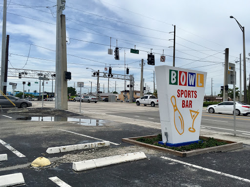 Bowling Alley «Holiday Bowling Center & Sports Bar», reviews and photos, 106 E Pembroke Rd, Hallandale Beach, FL 33009, USA