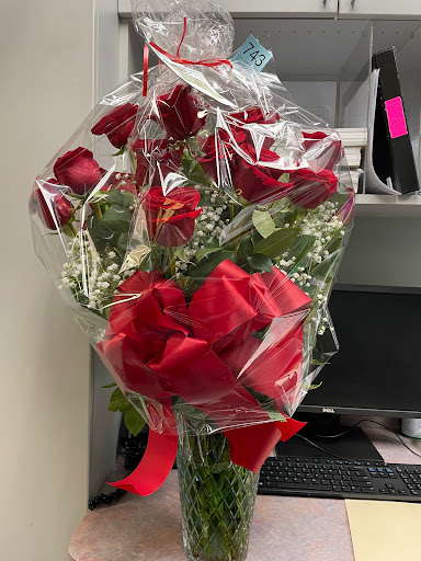 Gift Basket Store «Little Flower Shop», reviews and photos, 437 N Wellwood Ave, Lindenhurst, NY 11757, USA