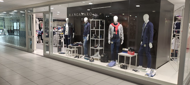 Manganaro abbigliamento uomo donna Via S. Ippolito, 9/o, 86170 Isernia IS, Italia