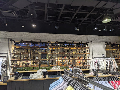 Shopping Mall «Desert Hills Premium Outlets», reviews and photos, 48400 Seminole Dr, Cabazon, CA 92230, USA