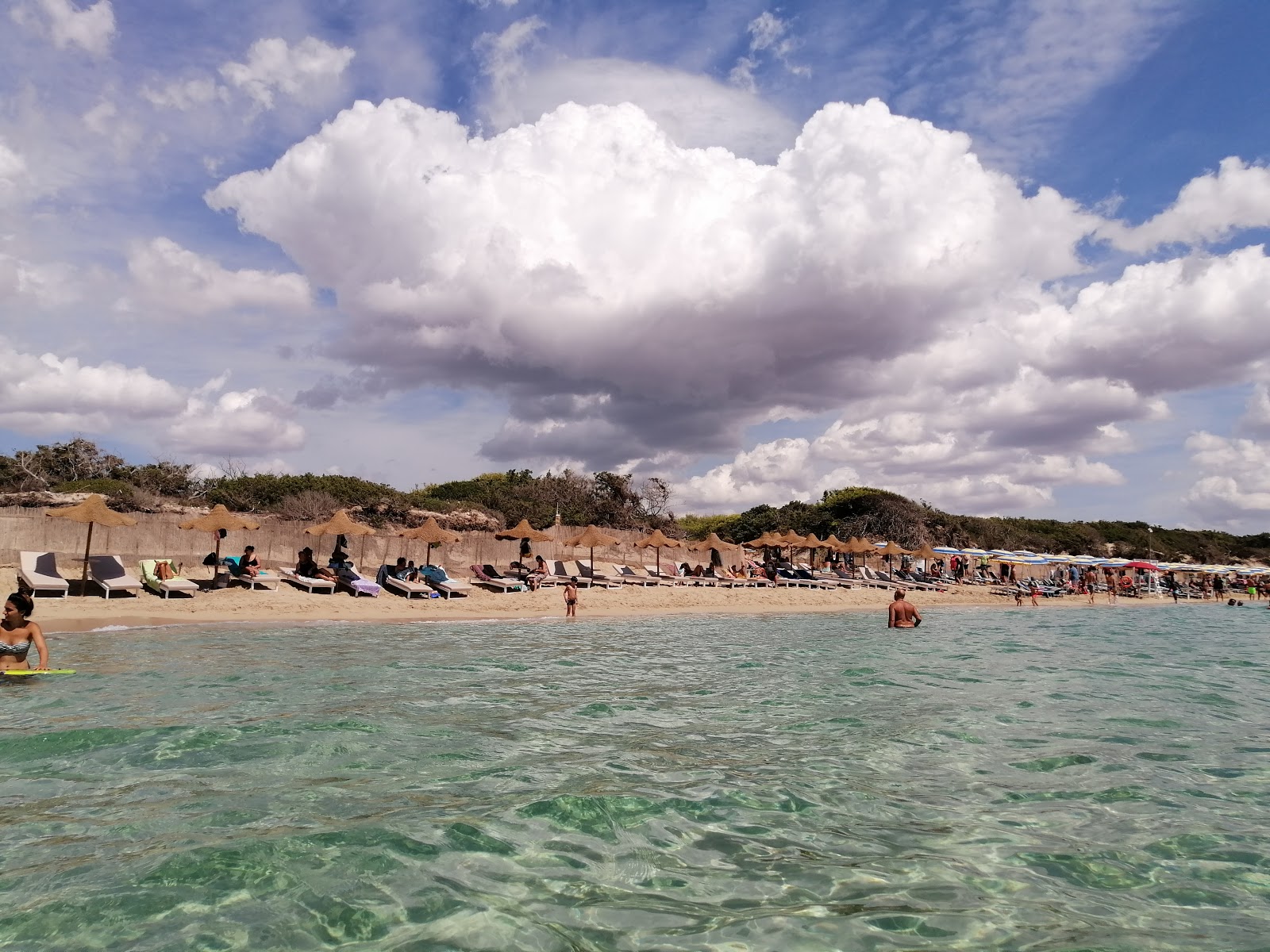 Foto de Baron beach - lugar popular entre os apreciadores de relaxamento