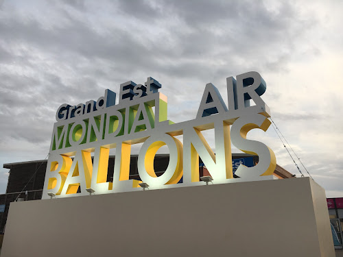 Agence de vols touristiques en montgolfière J. Buron Pilatre Evasion Hagéville