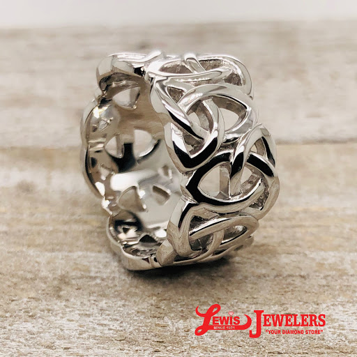 Jewelry Store «Lewis Jewelers», reviews and photos, 2000 W Stadium Blvd, Ann Arbor, MI 48103, USA