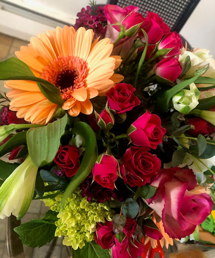 Florist «Ford Flower Co.», reviews and photos, 83 S Broadway, Salem, NH 03079, USA