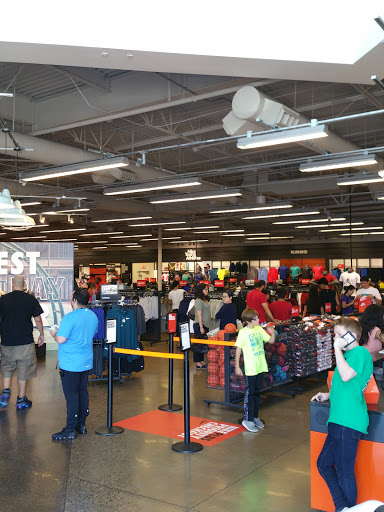 Sporting Goods Store «Nike Factory Store», reviews and photos, 1001 N Arney Rd #810, Woodburn, OR 97071, USA