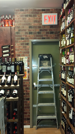 Liquor Store «B&S WINE AND SPIRITS», reviews and photos, 152 Wyckoff Ave, Brooklyn, NY 11237, USA