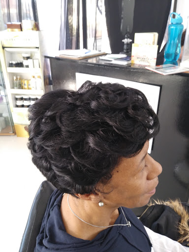 Hair Salon «El Pueblo Dominican Hair Salon», reviews and photos, 300 N Market St, Wilmington, DE 19801, USA