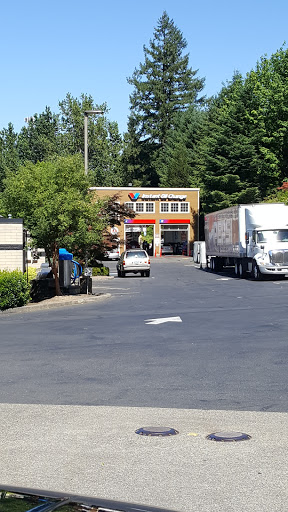 Gas Station «Chevron West Linn», reviews and photos, 2115 8th Ct, West Linn, OR 97068, USA