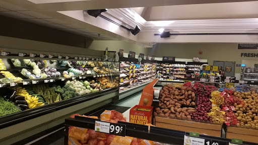 Grocery Store «Hannaford Supermarket», reviews and photos, 295 Newport Rd, New London, NH 03257, USA