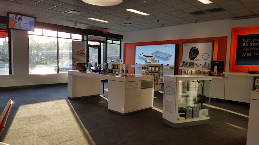 Cell Phone Store «AT&T», reviews and photos, 291 N York St, Elmhurst, IL 60126, USA