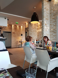 Atmosphère du Restaurant Les Moulins Bleus à Massy - n°10