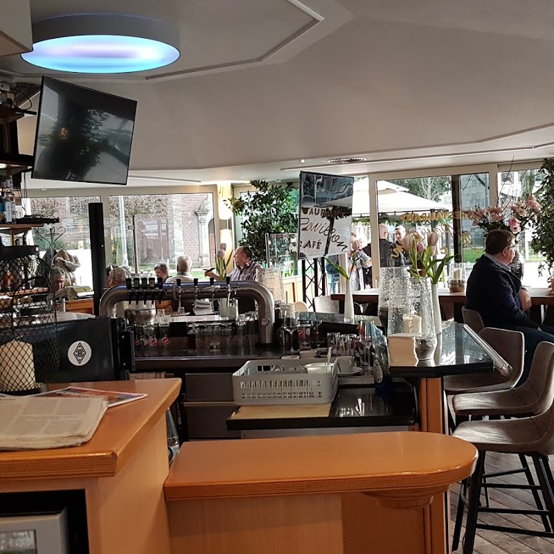 Le Pavillion Restaurant & Café