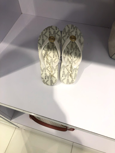 Fashion Accessories Store «Michael Kors», reviews and photos, 20-A Killingworth Turnpike #430, Clinton, CT 06413, USA