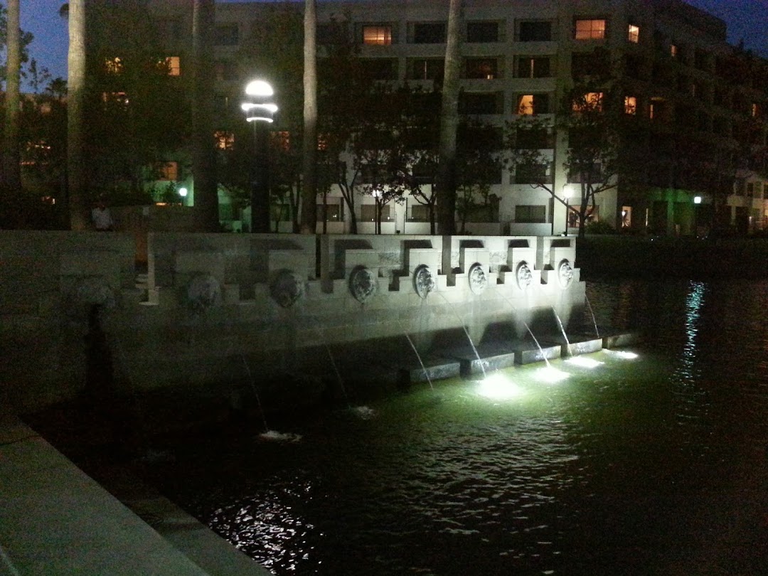 Public Art Neptune Water Spouts