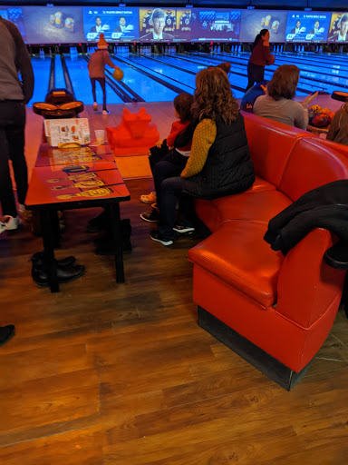 Bowling Alley «AMF Town & Country Lanes», reviews and photos, 405 Boston Turnpike, Shrewsbury, MA 01545, USA