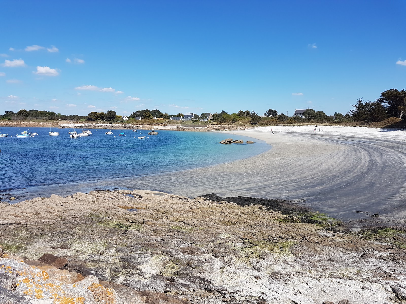 Foto von Plage de Pouldohan mit geräumige bucht