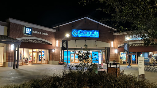 Clothing Store «Columbia Sportswear Outlet Store at Allen Premium Outlets», reviews and photos, 820 Stacy Rd #470, Allen, TX 75013, USA