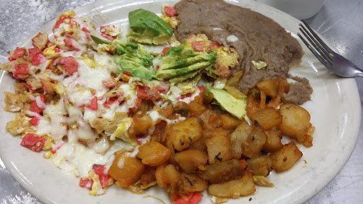 Grocery Store «La Esquinita & Grocery», reviews and photos, 14624 Shepherd Rd, Atascosa, TX 78002, USA