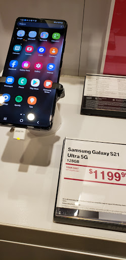 Cell Phone Store «T-Mobile», reviews and photos, 4324 Baldwin Road #725, Auburn Hills, MI 48326, USA