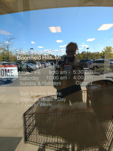 Post Office «United States Postal Service», reviews and photos, 2211 S Telegraph Rd, Bloomfield Hills, MI 48302, USA