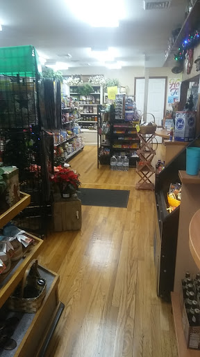 Grocery Store «River country store (live bait sold here )», reviews and photos, 2142 Mission Rd, Harpers Ferry, WV 25425, USA