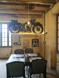 Atmosphère du Restaurant Le Paddock 135 à Vezac - n°2