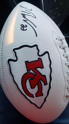 Sports Memorabilia Store «MO Sports Authentics, Apparel & Gifts», reviews and photos, 9767 N Cedar Ave, Kansas City, MO 64157, USA