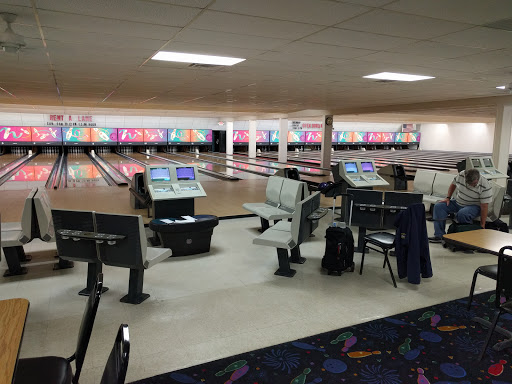 Bowling Alley «Earl Bowl Lanes», reviews and photos, 251 N West End Blvd, Quakertown, PA 18951, USA