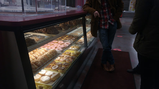 Donut Shop «Dat Donut», reviews and photos, 8251 S Cottage Grove Ave, Chicago, IL 60619, USA