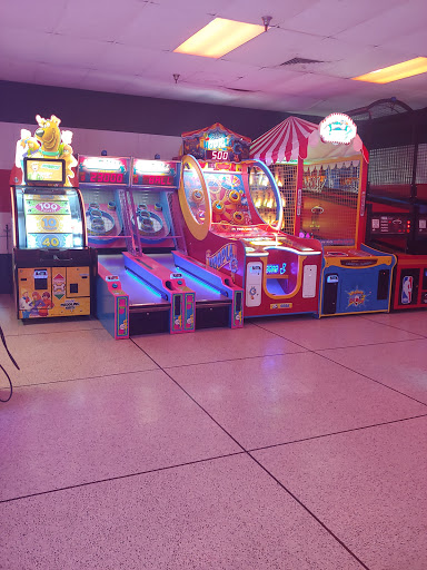 Bowling Alley «Brunswick Zone Harbour Lanes», reviews and photos, 1099 N Wickham Rd, Melbourne, FL 32935, USA