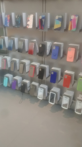 Computer Store «Apple Uptown», reviews and photos, 3018 Hennepin Ave, Minneapolis, MN 55408, USA