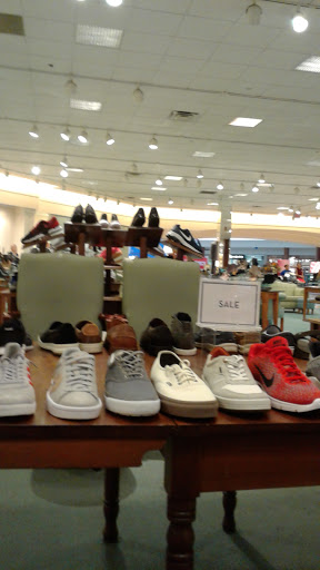 Department Store «Von Maur», reviews and photos, 7700 E Kellogg Dr N, Wichita, KS 67207, USA