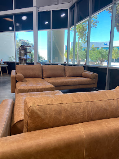 Poly & Bark Outlet Store image