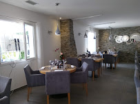 Atmosphère du Restaurant français RESTAURANT L'ESCALE DU SOMAIL à Saint-Nazaire-d'Aude - n°20