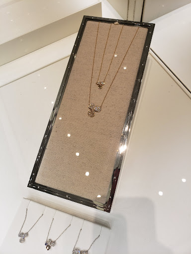 Jewelry Store «Tiffany & Co.», reviews and photos, 1 Garden State Plaza Blvd, Paramus, NJ 07652, USA