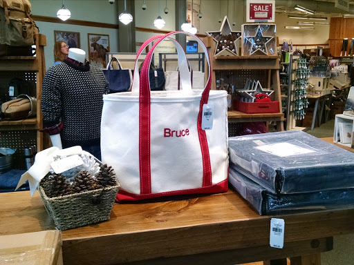 Clothing Store «L.L. Bean», reviews and photos, 6 Wayside Rd, Burlington, MA 01803, USA