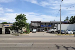 Roni's Hair Salon image